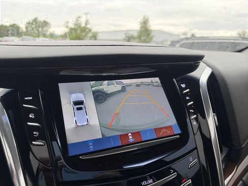 Used 2018 Cadillac Escalade ESV Luxury AWD/4WD image 48