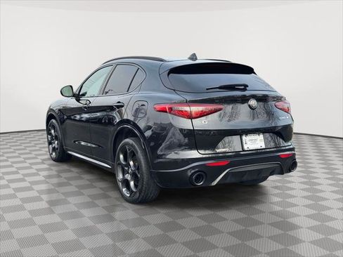Used 2023 Alfa Romeo Stelvio Veloce image 5
