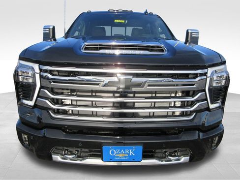 New 2026 Chevrolet Silverado 3500 High Country w/ High Country Premium Package AWD/4WD image 8