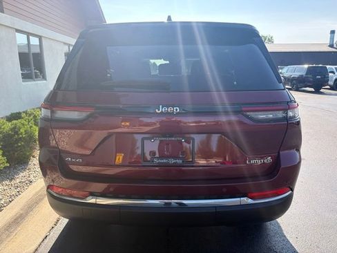 Used 2024 Jeep Grand Cherokee Limited AWD/4WD image 11