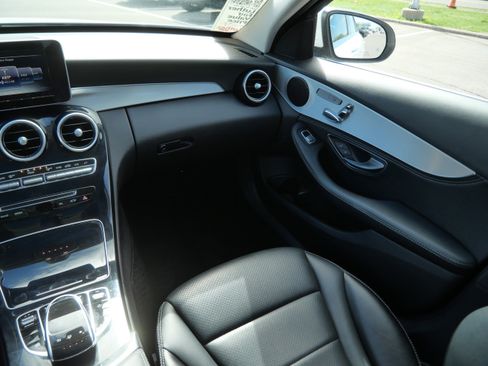 Used 2016 Mercedes-Benz C 300 4MATIC Sedan image 11
