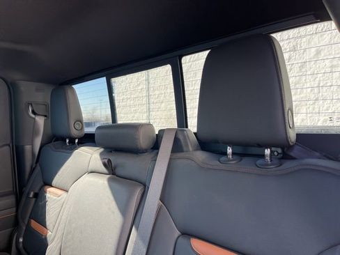 Used 2025 GMC Sierra 1500 AT4 w/ AT4 Premium Package image 10