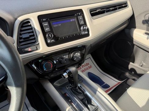 Used 2021 Honda HR-V LX image 25
