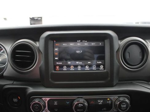 Used 2022 Jeep Gladiator Sport AWD/4WD image 13