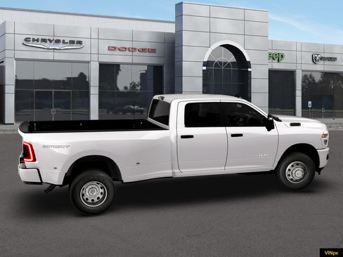 New 2026 RAM 3500 Big Horn AWD/4WD image 15