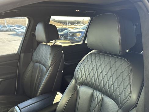 Used 2020 BMW X7 M50i w/ Executive Package image 19