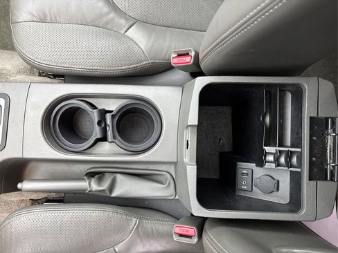 Used 2015 Nissan Frontier SL image 21