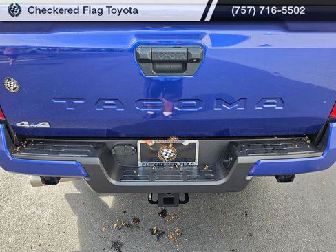 Certified 2025 Toyota Tacoma SR5 AWD/4WD image 14