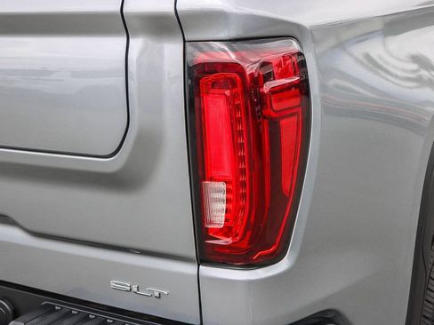 Used 2024 GMC Sierra 1500 SLT AWD/4WD image 10