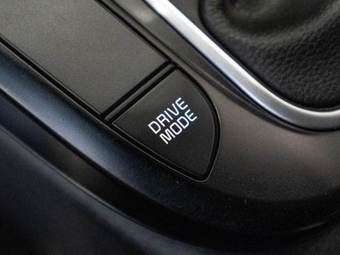 Used 2025 Kia Soul LX FWD image 23