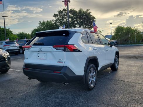 Used 2024 Toyota RAV4 XLE w/ Convenience Package FWD image 11