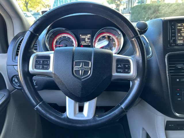 Used 2013 Dodge Grand Caravan Crew w/ Safety Sphere Group FWD image 10