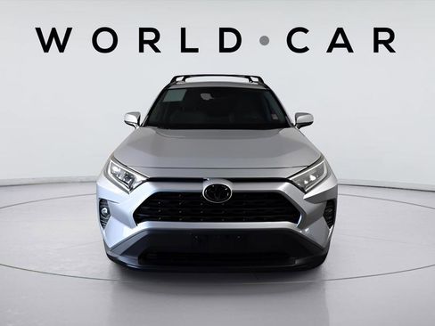 Used 2020 Toyota RAV4 XLE Premium FWD image 2