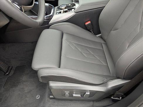 Used 2025 BMW X3 xDrive30i w/ Premium Package image 4