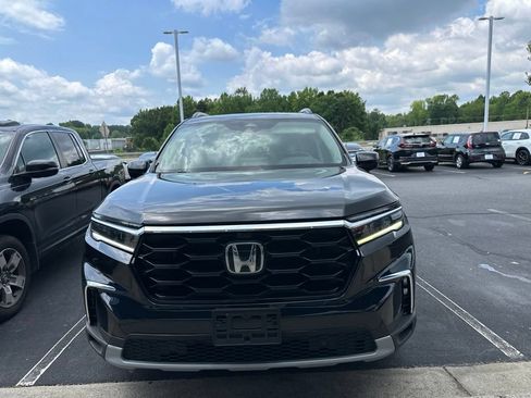 Used 2023 Honda Pilot Elite image 2