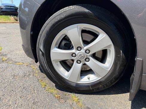 Used 2011 Toyota Sienna LE FWD image 22
