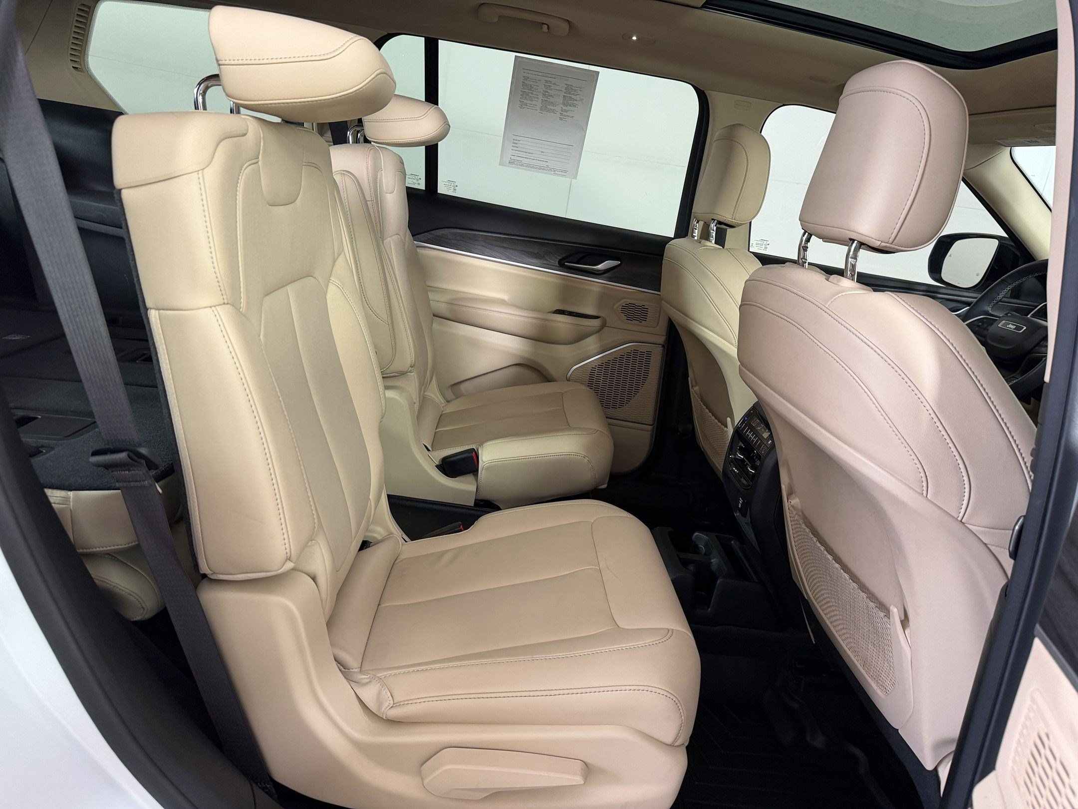 Used 2021 Jeep Grand Cherokee L Limited AWD/4WD image 31