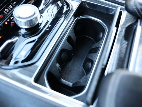 Used 2022 Jeep Wagoneer Series III w/ Flexible Seating Group image 38