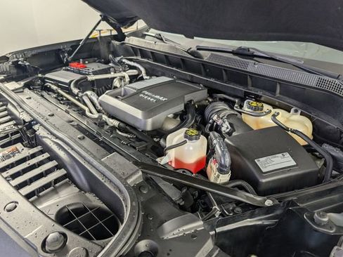 Used 2020 Chevrolet Silverado 1500 RST AWD/4WD image 33