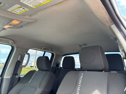Used 2018 Nissan Frontier SV RWD image 18