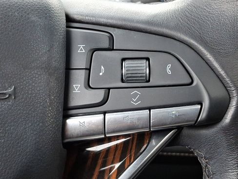 Certified 2023 Cadillac Escalade ESV Premium Luxury image 29