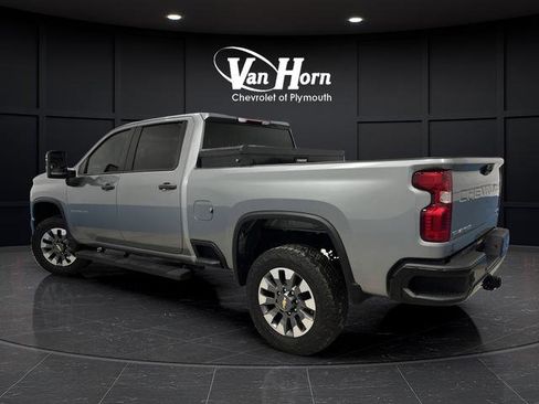 Used 2024 Chevrolet Silverado 2500 Custom w/ Custom Value Package image 3