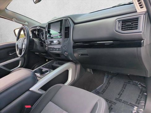 Used 2023 Nissan Titan SV w/ SV Convenience Package image 21