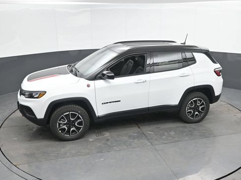 New 2026 Jeep Compass Trailhawk AWD/4WD image 43