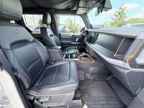 Used 2022 Ford Bronco Badlands w/ Sasquatch Package AWD/4WD image 23