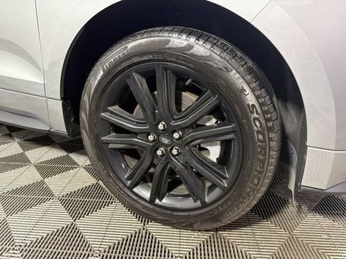 Used 2024 Ford Edge ST-Line AWD/4WD image 11