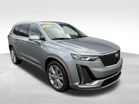 Used 2024 Cadillac XT6 Premium Luxury w/ Technology Package image 3