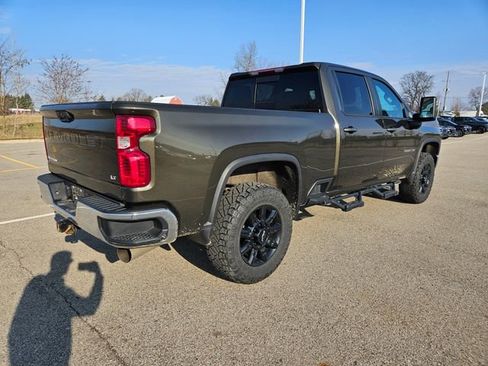Used 2022 Chevrolet Silverado 2500 LT w/ Convenience Package image 7