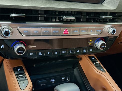Used 2025 Kia Telluride EX X-Line AWD/4WD image 24