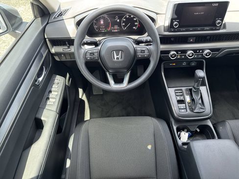 Used 2024 Honda CR-V LX image 15