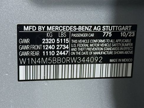 Used 2024 Mercedes-Benz GLB 35 AMG 4MATIC w/ Exclusive Package image 32