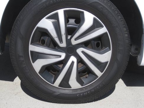 Used 2013 Toyota Corolla L FWD image 13