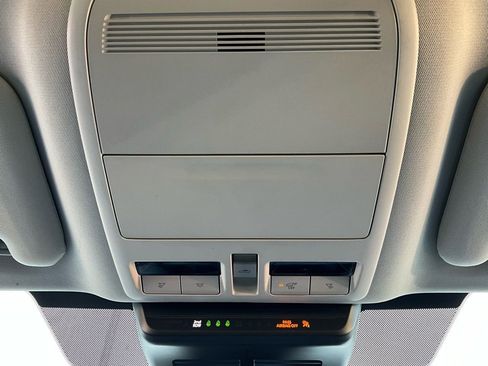 Used 2025 MAZDA CX-70 3.3 Turbo w/ Preferred Package image 17