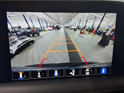 Used 2022 Chevrolet Suburban High Country AWD/4WD image 25