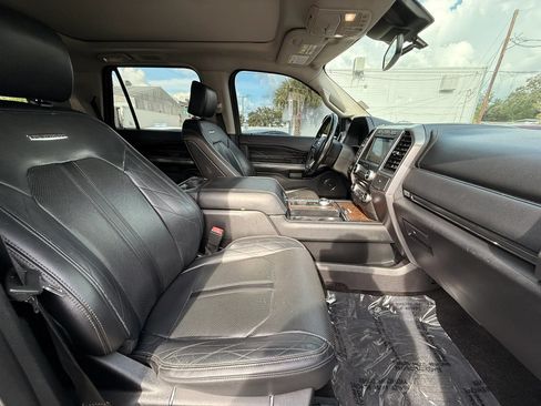 Used 2018 Ford Expedition Platinum RWD image 14