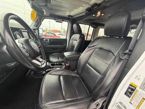Used 2022 Jeep Wrangler Unlimited Sahara w/ Cold Weather Group image 20