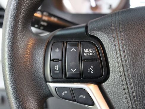 Used 2020 Toyota Sienna LE FWD image 17