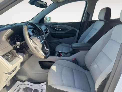 Used 2023 GMC Terrain SLE w/ Driver Convenience Package image 9