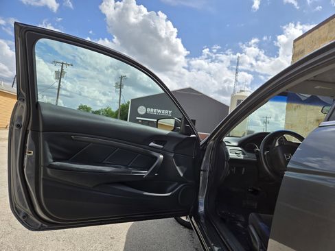 Used 2009 Honda Accord LX-S image 4