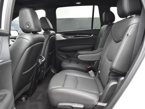 Used 2023 Cadillac XT6 Premium Luxury w/ Technology Package image 27