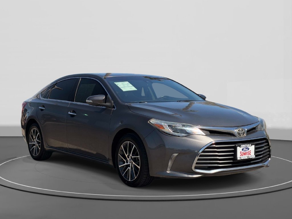 Used 2018 Toyota Avalon XLE Premium w/ Carpet Mat Package FWD image 4