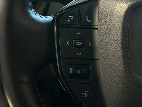 Used 2024 Toyota Prius Prime FWD image 30
