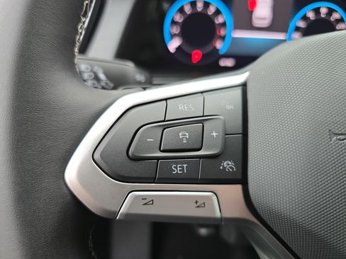 New 2026 Volkswagen Atlas Cross Sport SE FWD image 17