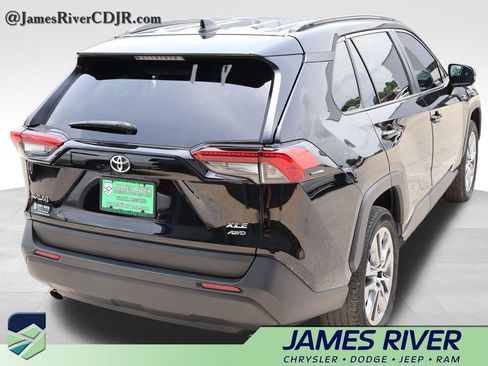 Used 2023 Toyota RAV4 XLE Premium AWD/4WD image 5
