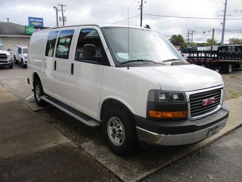 Used 2023 GMC Savana 2500 w/ Driver Convenience Package image 3
