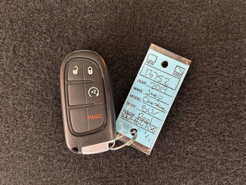 Used 2019 Jeep Cherokee Trailhawk w/ Cold Weather Group AWD/4WD image 37